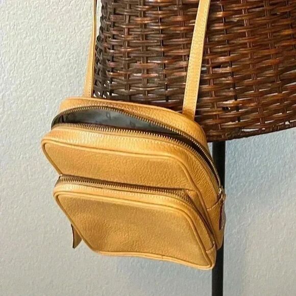 Vintage pebbled leather crossbody bag yurie Nitani classic style - Picture 2 of 10